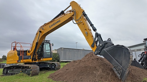922F Excavator