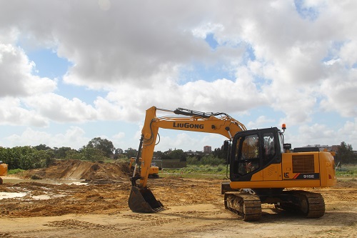 915E Excavator